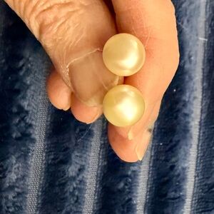 Elegant Cream Fresh Water Pearl Earrings. 14k posts